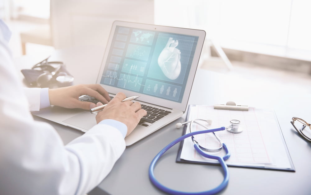 O que devo criar primeiro um site ou uma página nas redes sociais? 2 telemedicina