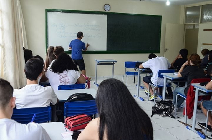 O Guia Definitivo para Ingressar na Faculdade dos Seus Sonhos 1 O Guia Definitivo para Ingressar na Faculdade dos Seus Sonhos